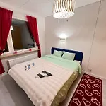 Largehouse Activities & Local Guide בית נופש
