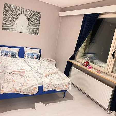 Largehouse Activities & Local Guide בית נופש