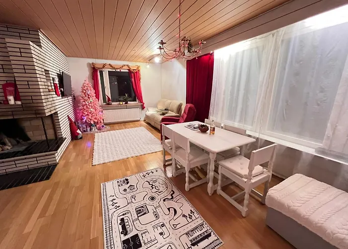 בית נופש Largehouse Activities & Local Guide רובניימי