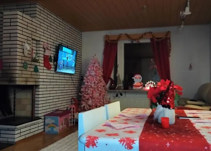 Largehouse Activities & Local Guide בית נופש *